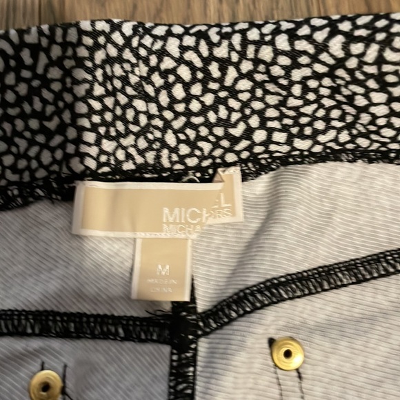 3/ $30 Michael Kors Leggings with pockets - Picture 5 of 6